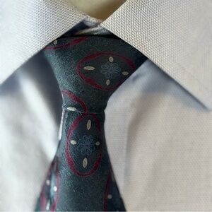 Giorgio Armani Men’s Necktie Blue & Red with Flowers Patterned Tie 100% Silk